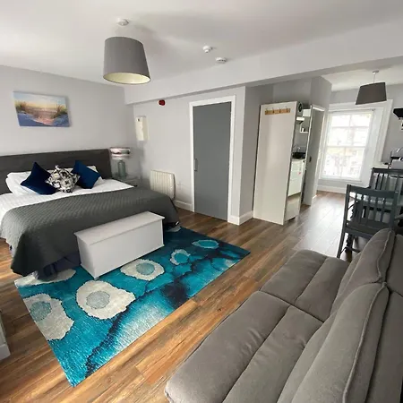6 New Street Selfcatering 2 반트리