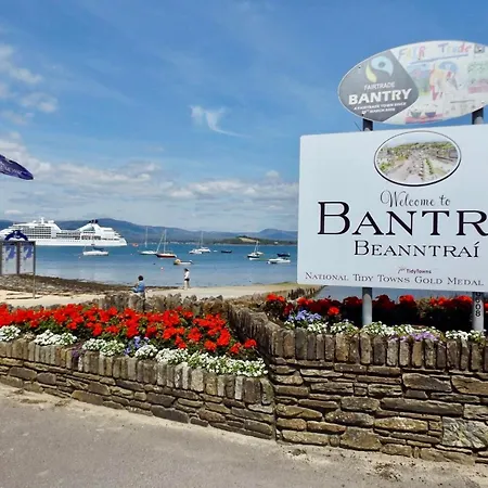 6 New Street Selfcatering 2 *